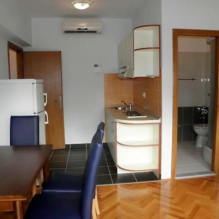 In With Sea View, Terrace, Air Conditioning, Wi-fi