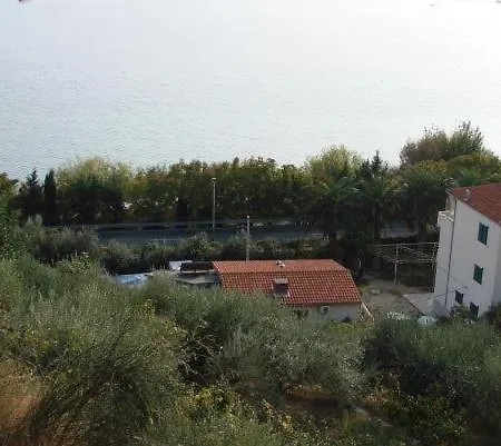 Apartment In With Sea View, Terrace, Air Conditioning, Wi-fi *