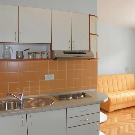 In With Sea View, Terrace, Air Conditioning, Wi-fi Duće